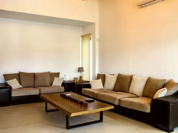 Business Of 255 M² In Crete