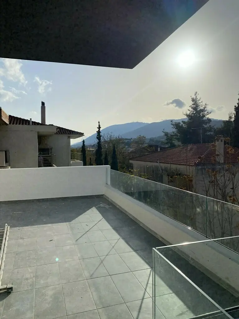 3-bedroom Flat In Gerakas, Greece (100 M²)