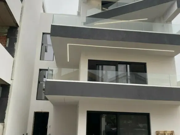 3-bedroom Flat In Gerakas, Greece (100 M²)