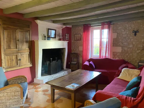 4-bedroom Country House In Montmoreau, France (160 M²)