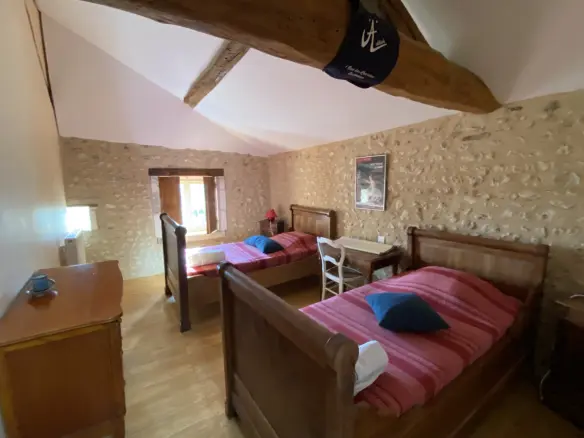 4-bedroom Country House In Montmoreau, France (160 M²)