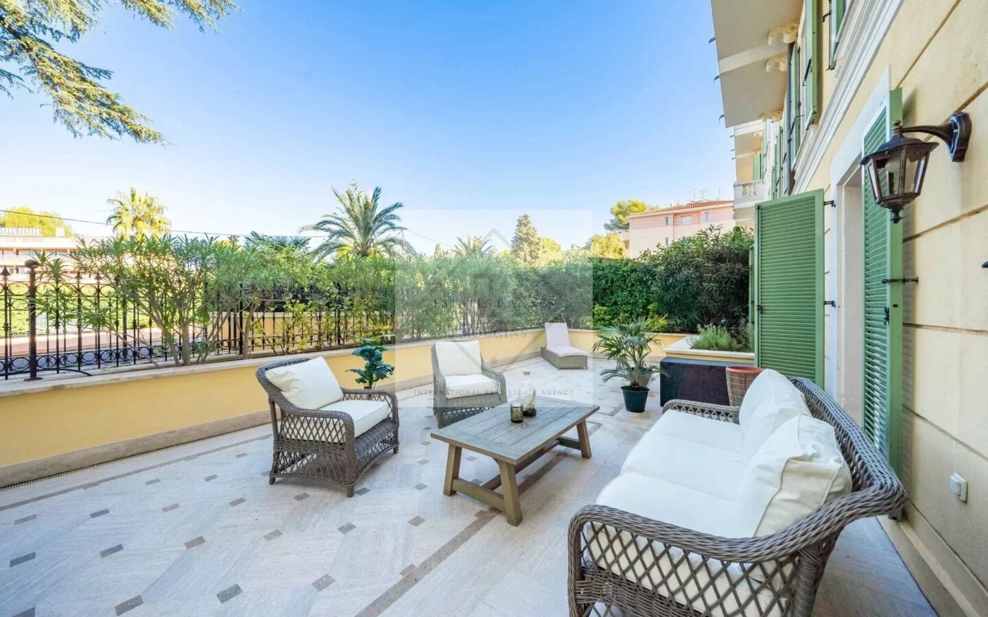Light And Belle Époque Charm – Private Gardens And Terraces