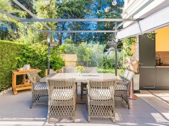Light And Belle Époque Charm – Private Gardens And Terraces