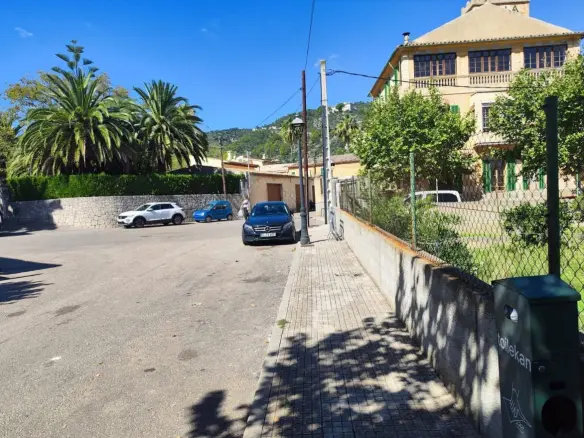 Land In Mancor De La Vall, Spain (404 M² Plot)