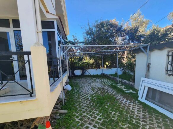 Prime Corner 5+1 Villa With Private Garden In Çeşme Dalyan – Walk To The Beach