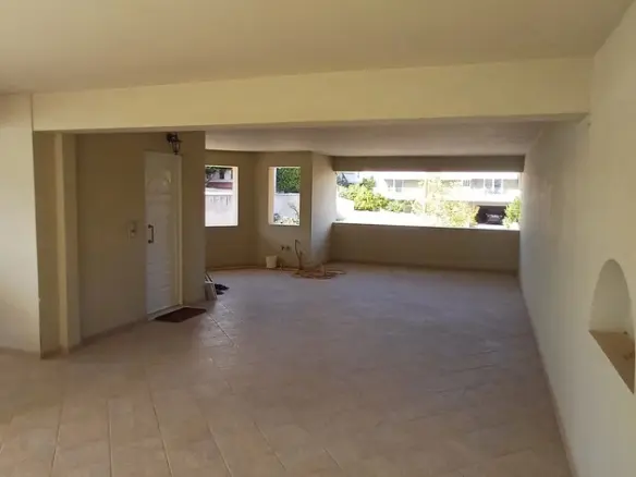 6-bedroom Building In Koropi, Greece (400 M²)