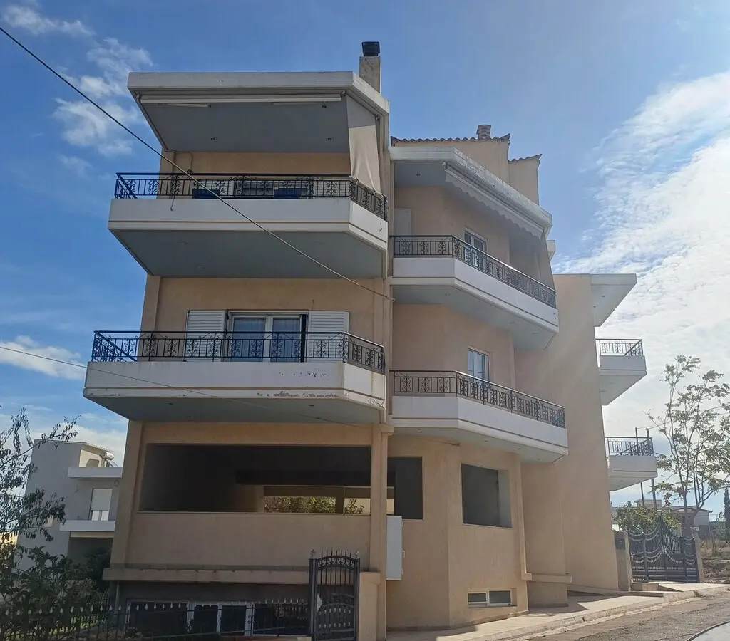 For Sale Building 400 M² In Attica