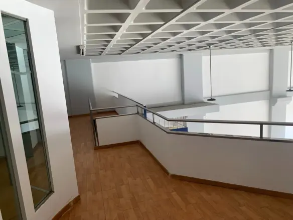 Building In Petralona, Greece (600 M²)