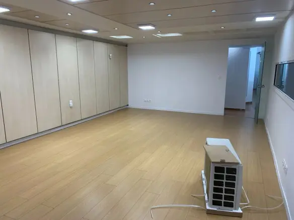 Building In Petralona, Greece (600 M²)