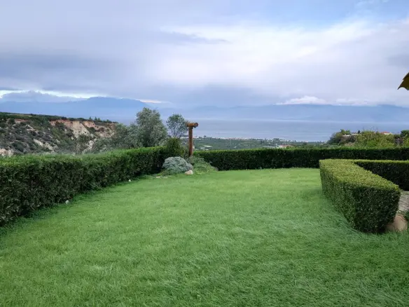 3-bedroom Detached House In Xilokastro, Greece (200 M²)