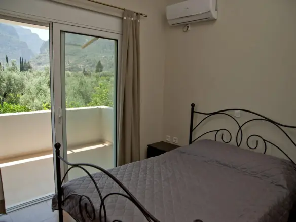 3-bedroom Detached House In Diakopto, Greece (132 M²)