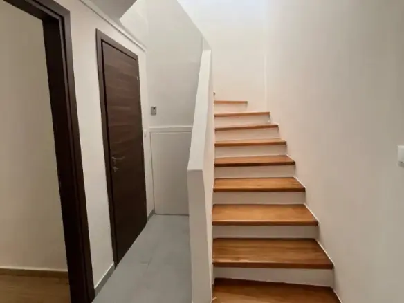 Maisonette In Panorama, Greece (185 M²)