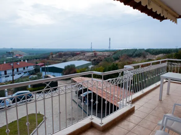 Complex In Poligiros, Greece (800 M²)
