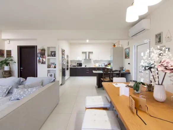 Apartment Of 100 M² In Madrid