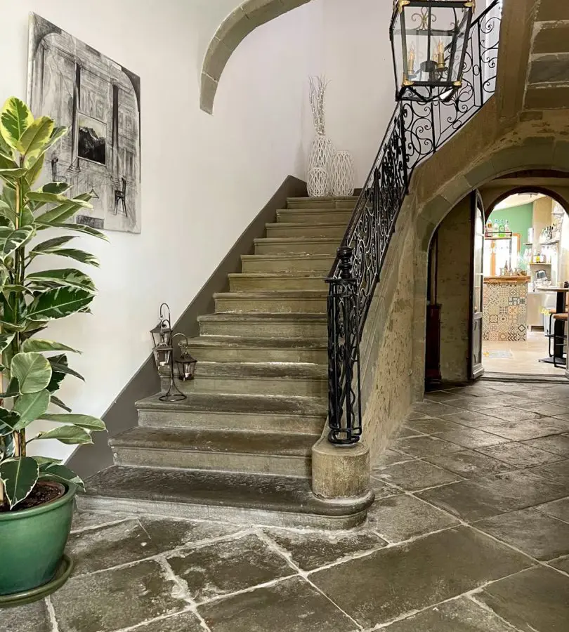 Input: “piso En Venta En Barcelona, 120m2, Con Cocina Equipada Y 3 Habitaciones”
Output: Apartment Of 120 M² With Equipped Kitchen And 3 Bedrooms In Barcelona