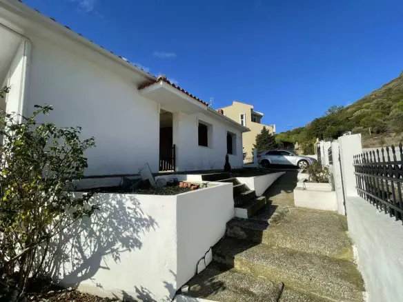 Building In Eleitheres, Greece (240 M²)