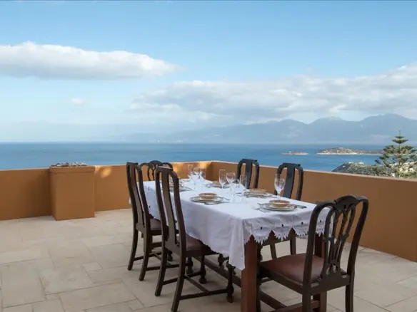 Villa In Agios Nikolaos, Greece (518 M²)