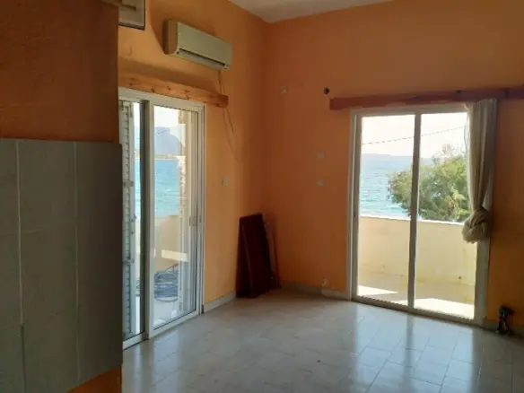Flat In Greece (600 M²)