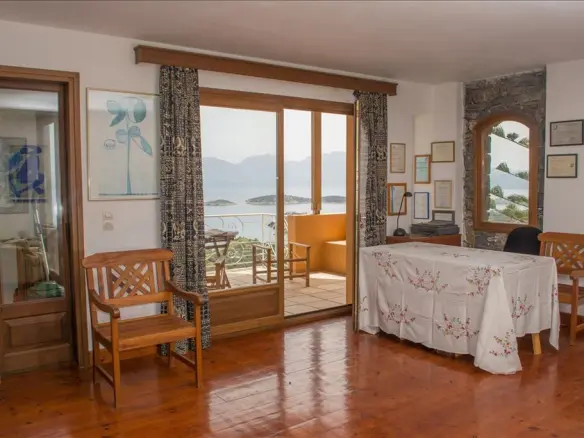 Villa In Agios Nikolaos, Greece (518 M²)