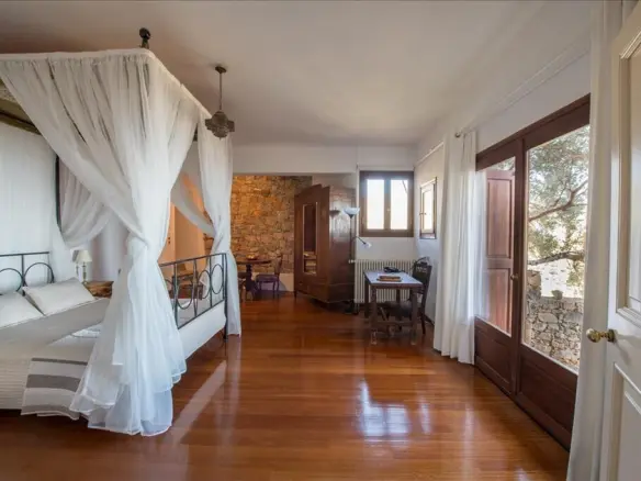 Villa In Agios Nikolaos, Greece (518 M²)