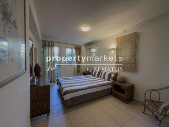 Apartment Of 122 M² In Athens