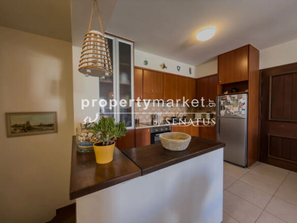 Apartment Of 122 M² In Athens