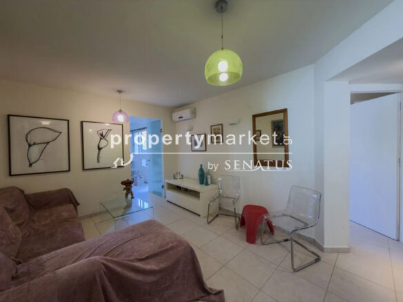 Apartment Of 122 M² In Athens
