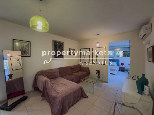 Apartment Of 122 M² In Athens