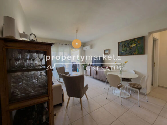 Apartment Of 122 M² In Athens