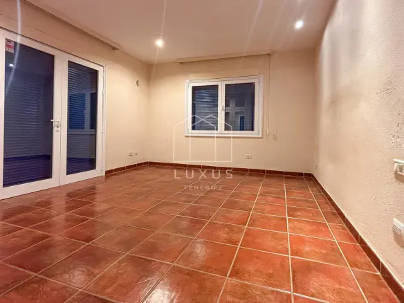 3-bedroom Villa In Puerto De La Cruz, Spain (160 M²)
