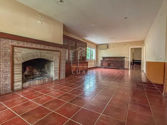 3-bedroom Villa In Puerto De La Cruz, Spain (160 M²)