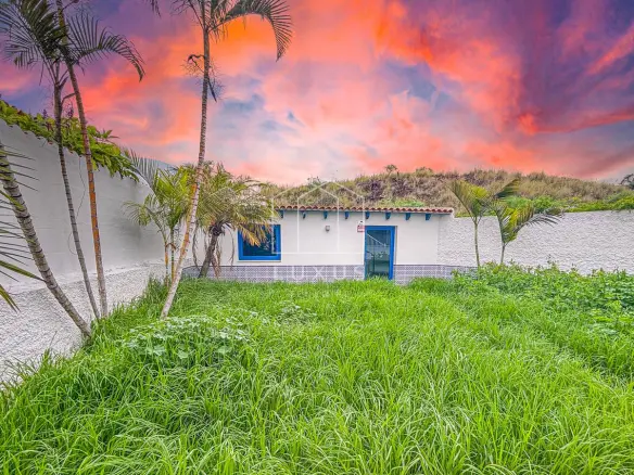 3-bedroom Villa In Puerto De La Cruz, Spain (160 M²)