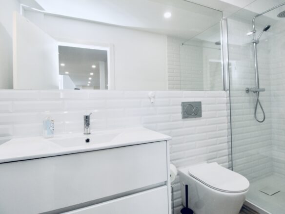 Input: “charming 2 Bedroom Apartment For Sale In Olhão, Algarve, With Balcony And Sea Views”