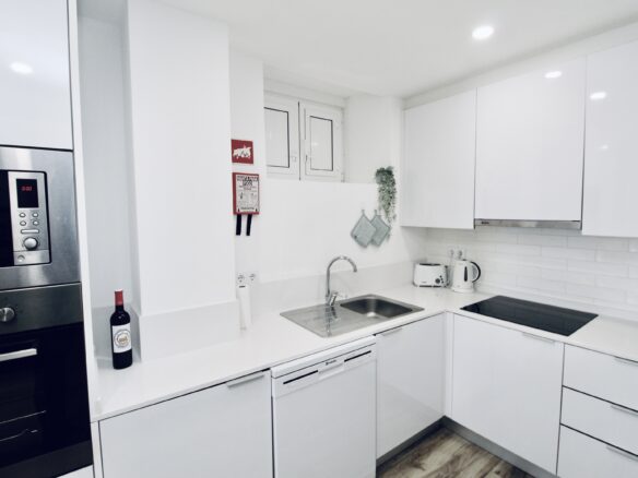 Input: “charming 2 Bedroom Apartment For Sale In Olhão, Algarve, With Balcony And Sea Views”