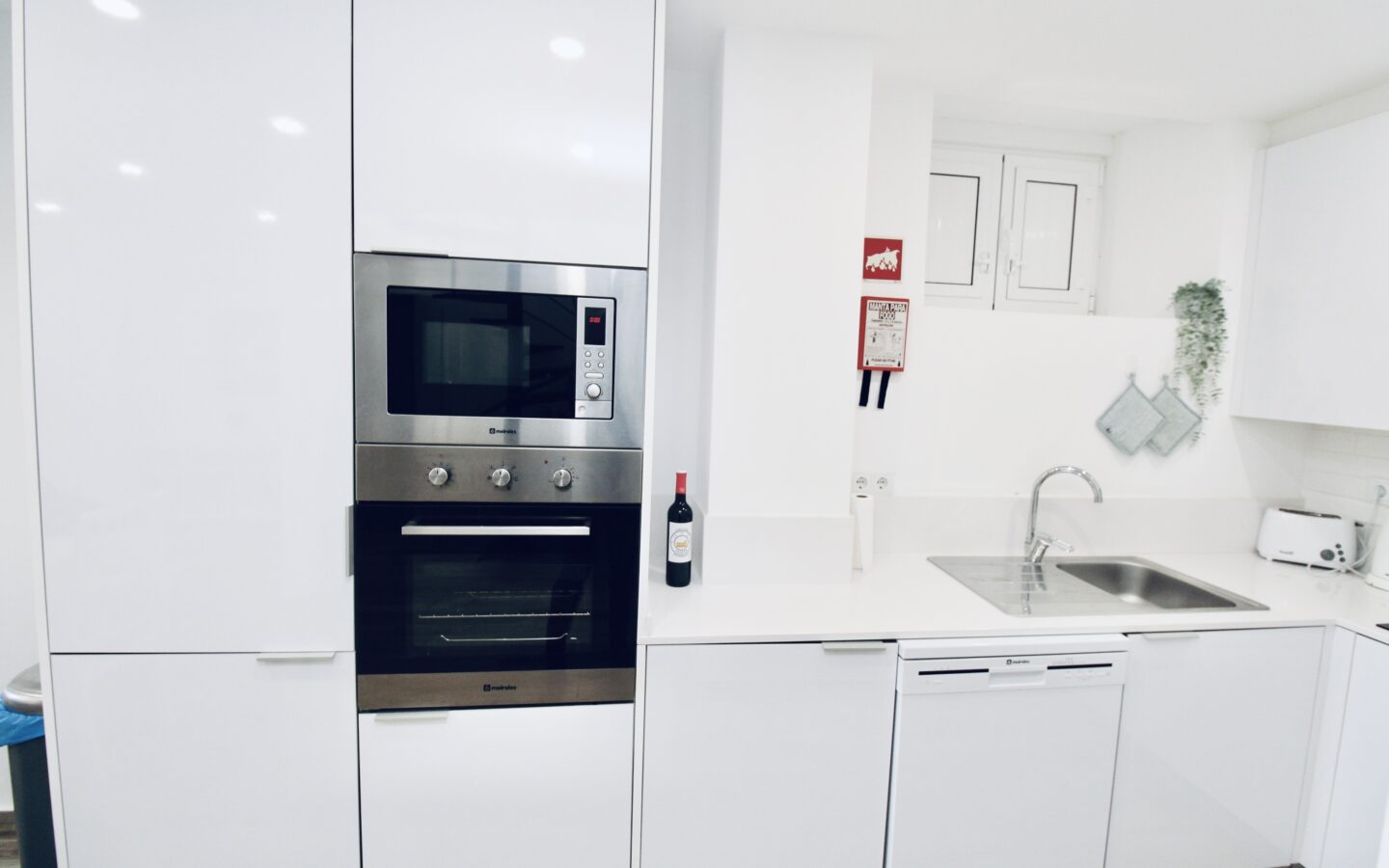 Input: “charming 2 Bedroom Apartment For Sale In Olhão, Algarve, With Balcony And Sea Views”
Output: Apartment Of 2 Bedrooms With Balcony And Sea Views In Olhão, Algarve