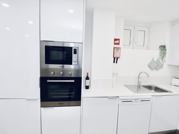 Input: “charming 2 Bedroom Apartment For Sale In Olhão, Algarve, With Balcony And Sea Views”