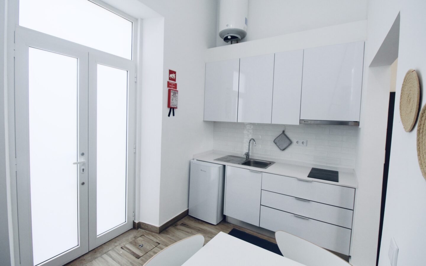 Input: “charming 2 Bedroom Apartment For Sale In Olhão, Algarve, With Balcony And Sea Views”
Output: Apartment Of 2 Bedrooms With Balcony And Sea Views In Olhão, Algarve