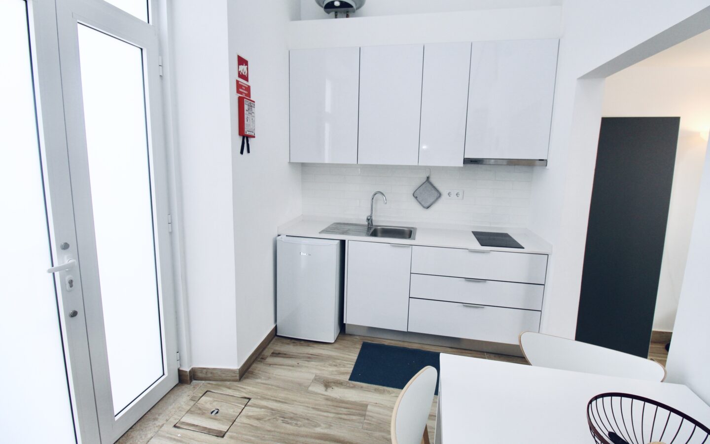 Input: “charming 2 Bedroom Apartment For Sale In Olhão, Algarve, With Balcony And Sea Views”
Output: Apartment Of 2 Bedrooms With Balcony And Sea Views In Olhão, Algarve