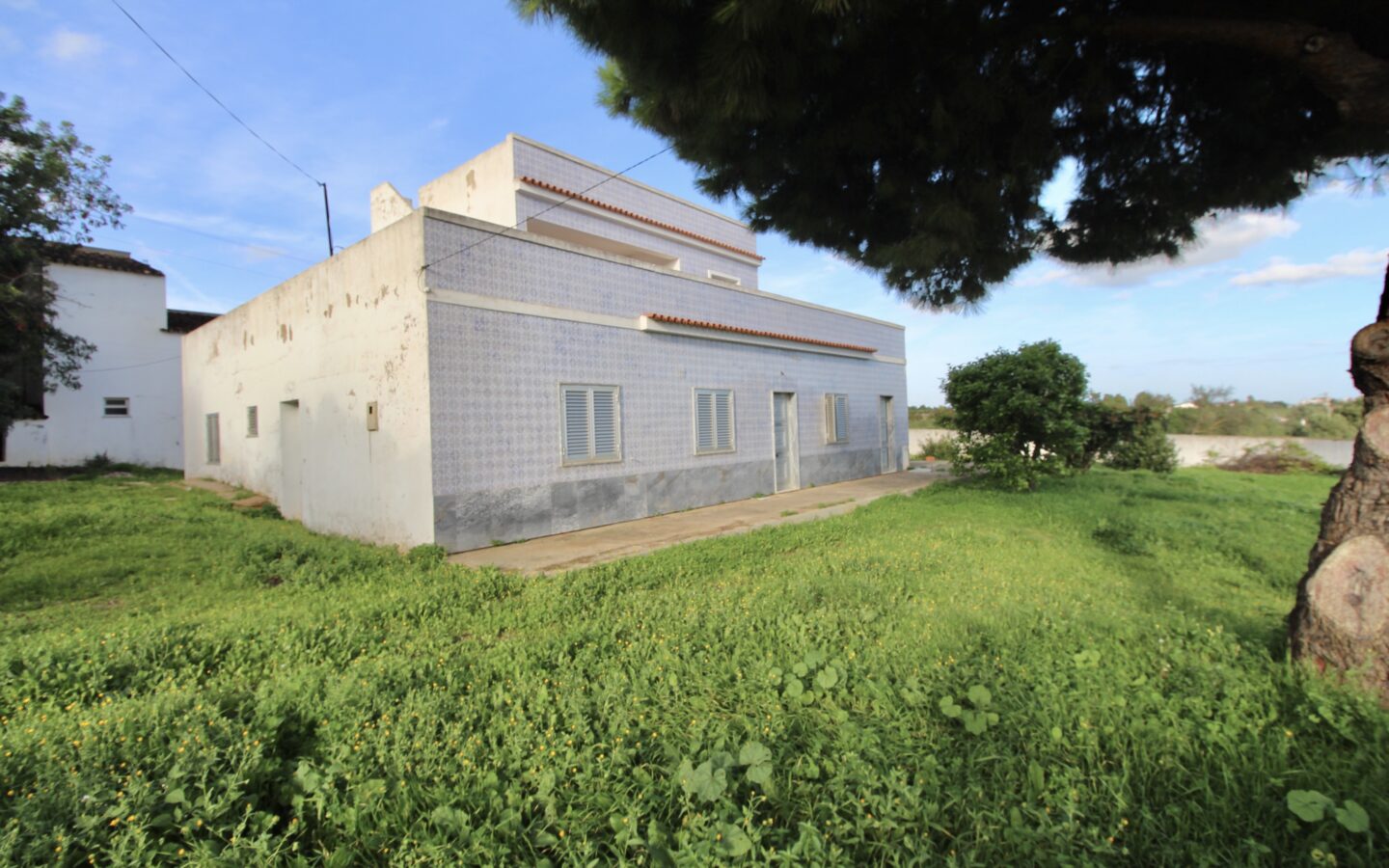 Grande Moradia T5 – Vista Mar Em Terreno Urbano Perto Da Fuzeta