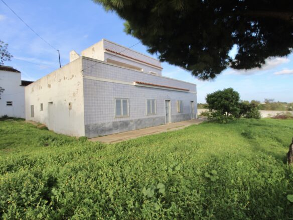 Grande Moradia T5 – Vista Mar Em Terreno Urbano Perto Da Fuzeta