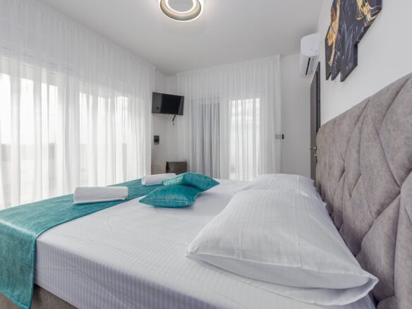 A Beautiful Villa With A Pool Near Zadar