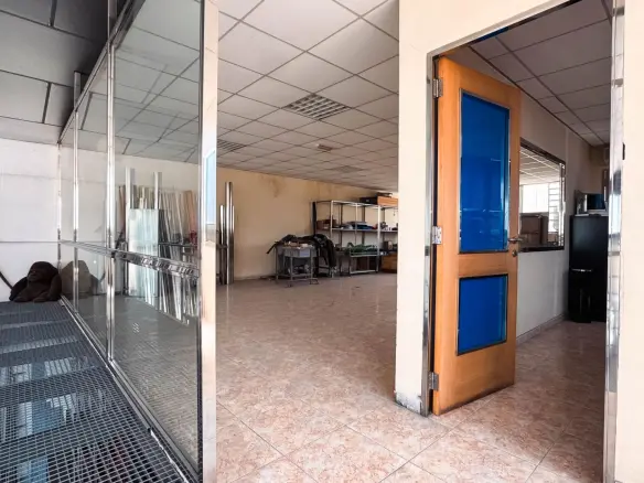Industrial Unit In Finestrat, Spain (352 M²)