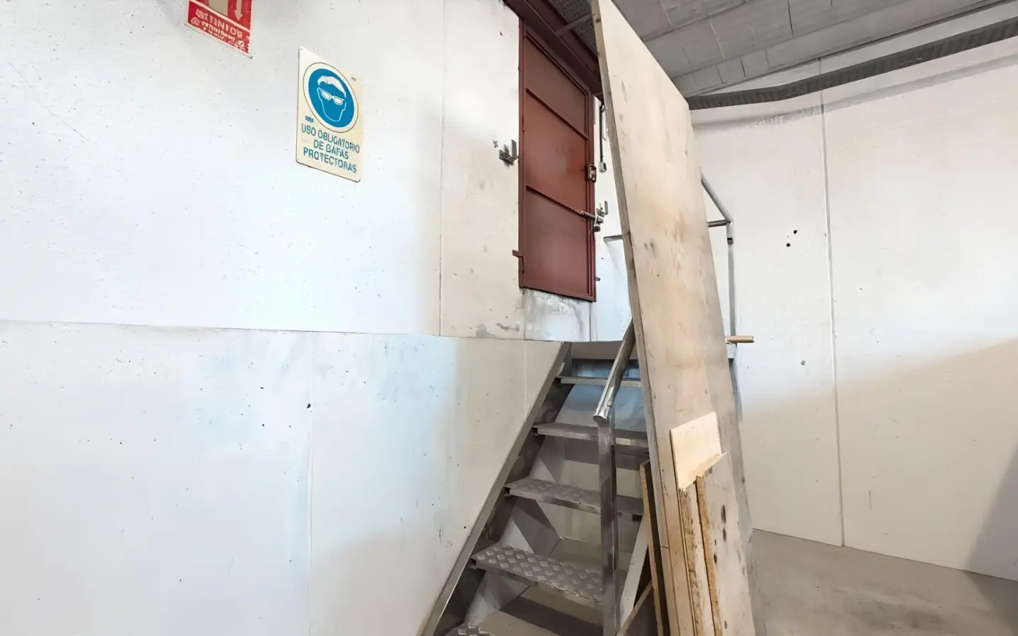 Industrial Unit In Finestrat, Spain (352 M²)