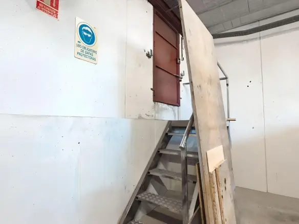 Industrial Unit In Finestrat, Spain (352 M²)