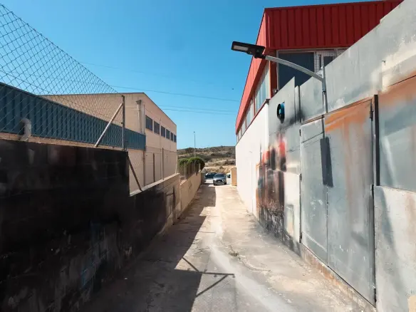 Industrial Unit In Finestrat, Spain (352 M²)