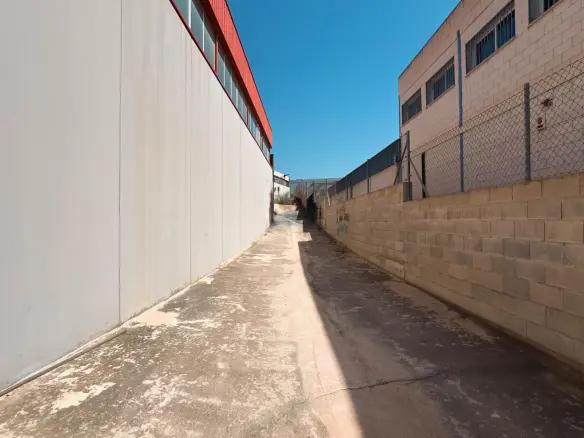 Industrial Unit In Finestrat, Spain (352 M²)