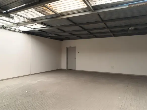 Industrial Unit In Finestrat, Spain (352 M²)