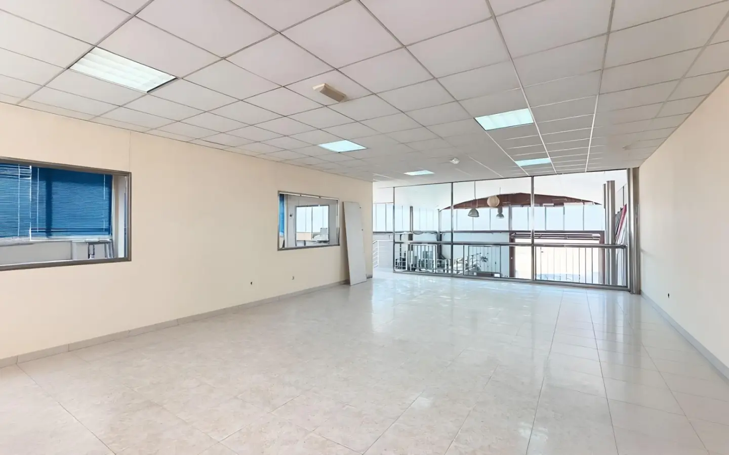 Industrial Unit In Finestrat, Spain (352 M²)