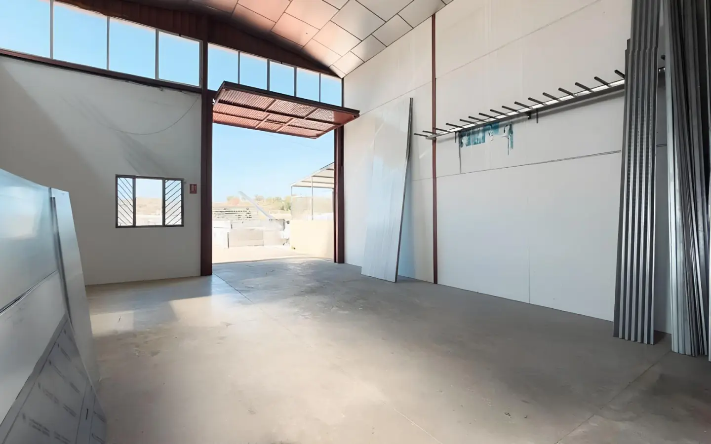 Industrial Unit In Finestrat, Spain (352 M²)
