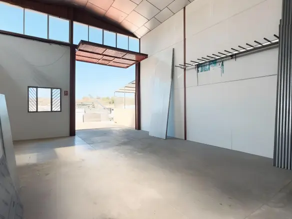 Industrial Unit In Finestrat, Spain (352 M²)